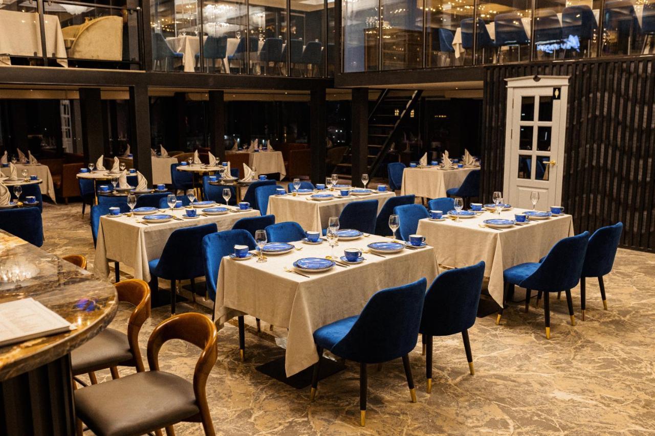 Orient Hotel Bishkek Bagian luar foto