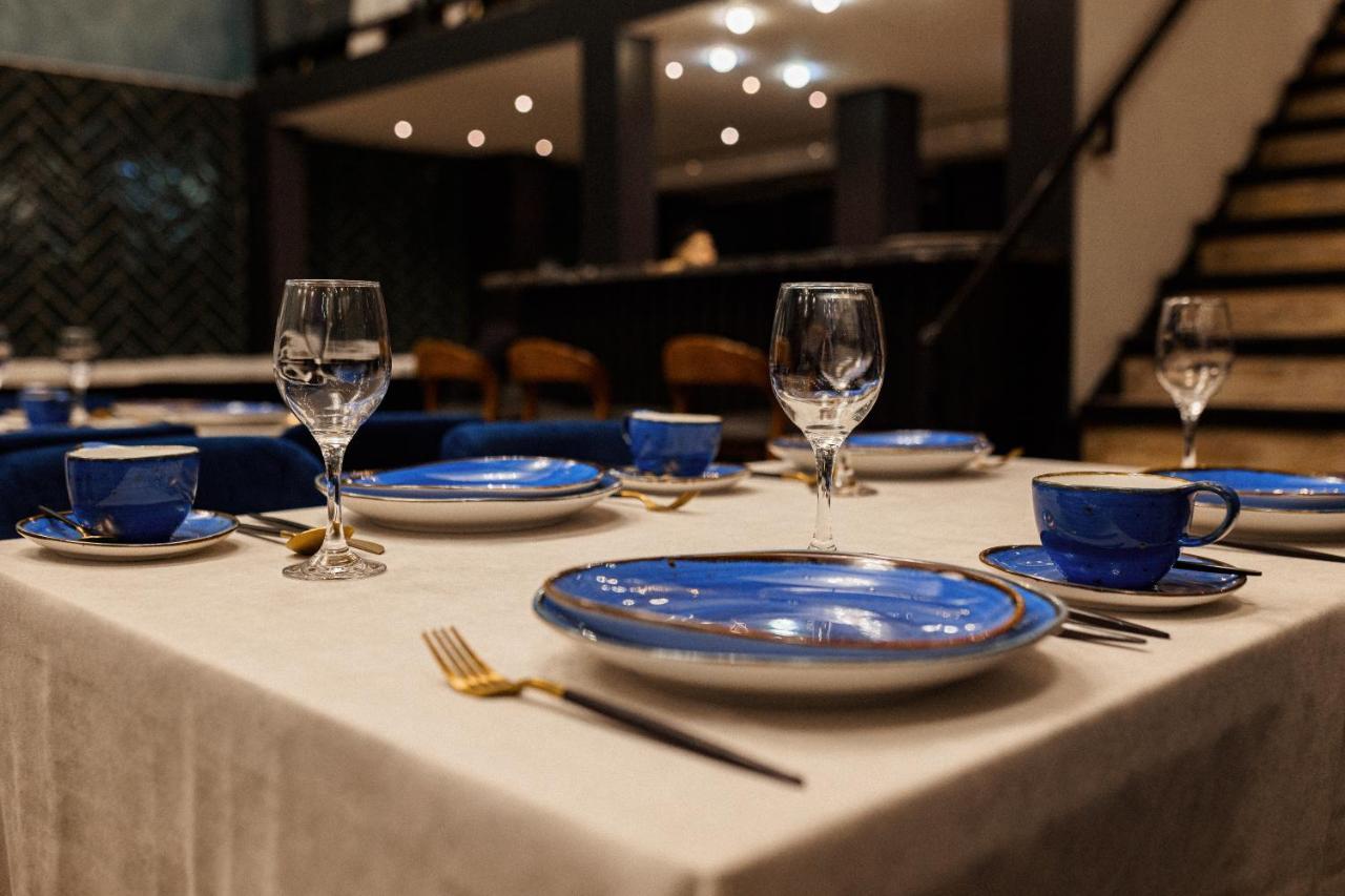 Orient Hotel Bishkek Bagian luar foto