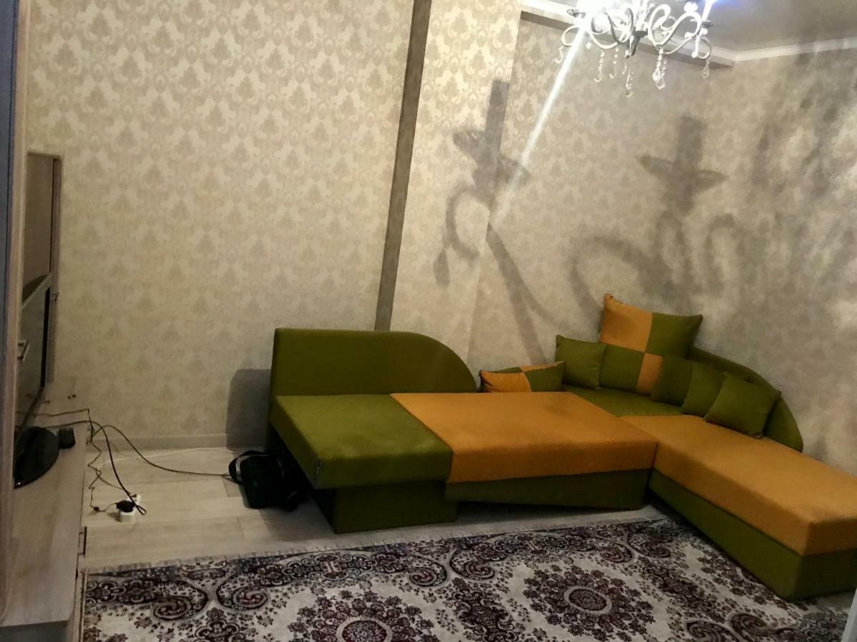 Orient Hotel Bishkek Bagian luar foto